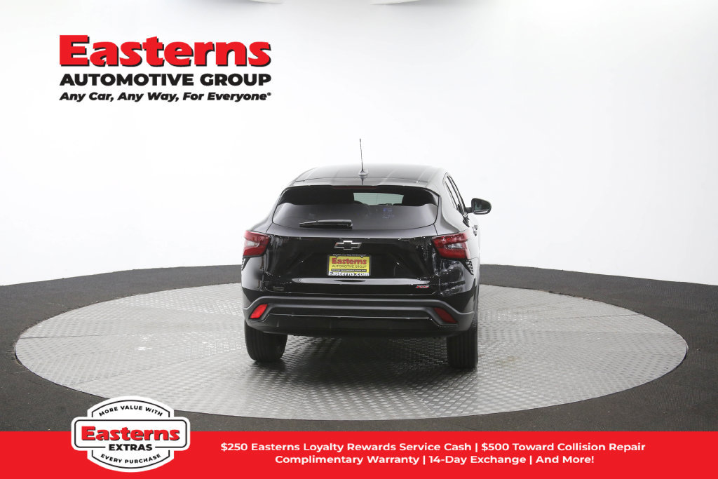 Used 2024 Chevrolet Trax RS FWD image 37