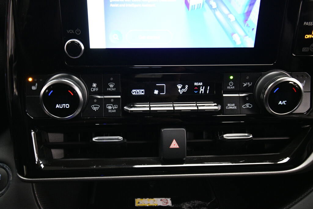 Certified 2023 Toyota Highlander XLE image 15