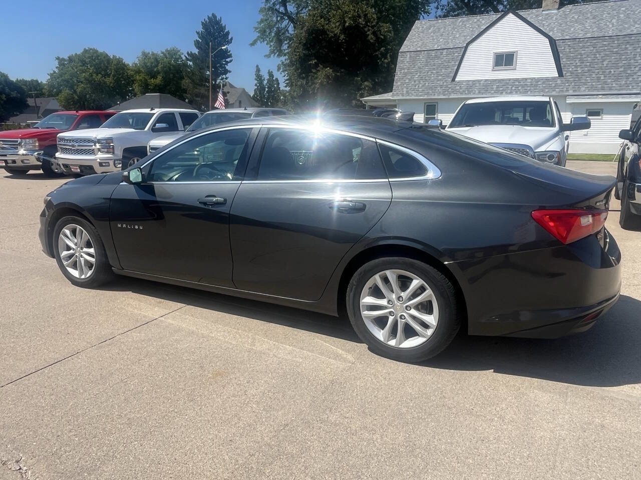 Used 2017 Chevrolet Malibu LT image 11