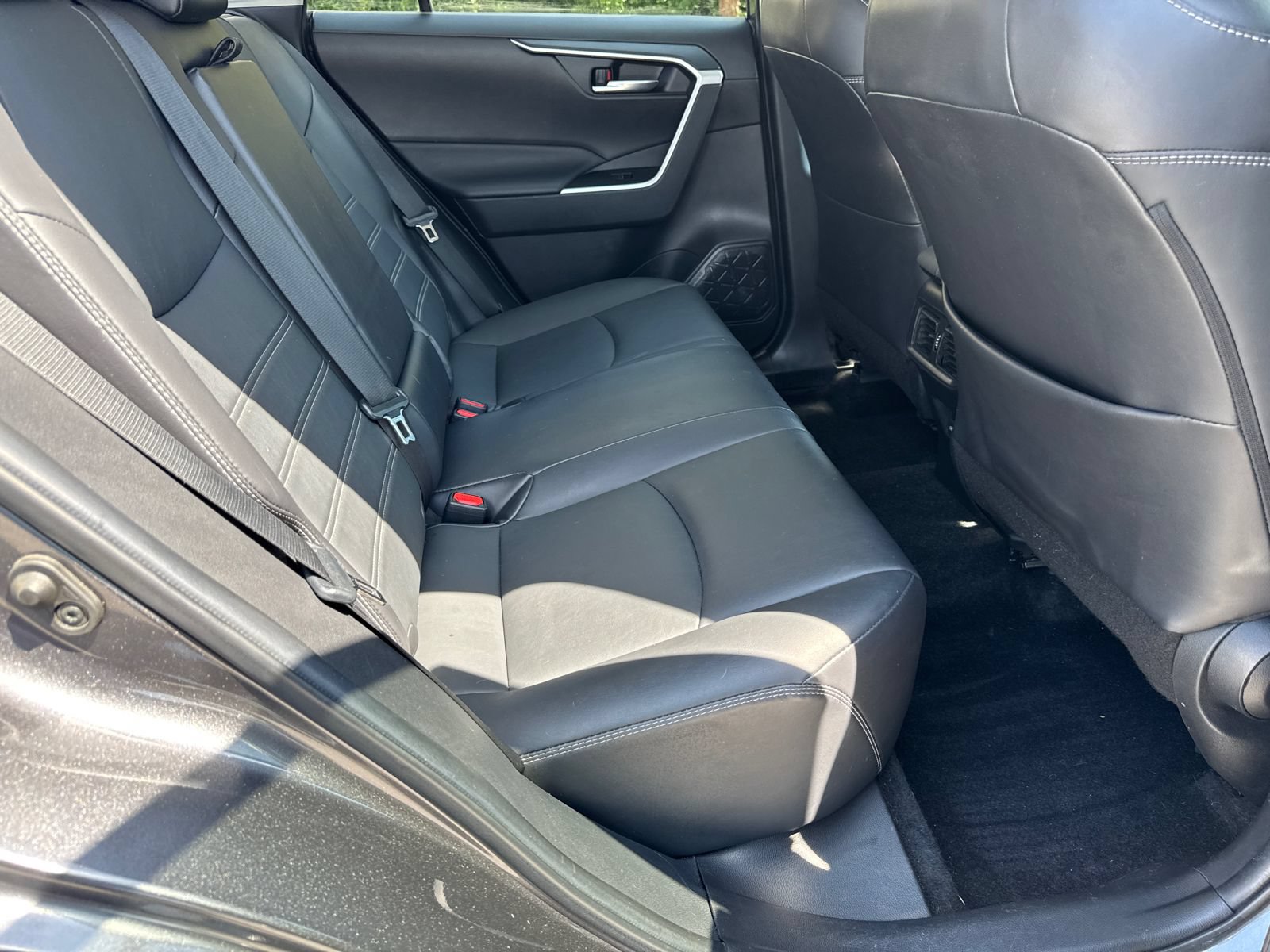 Used 2022 Toyota RAV4 XLE Premium FWD image 15