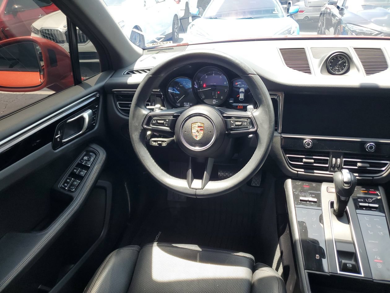 Used 2025 Porsche Macan AWD/4WD image 11