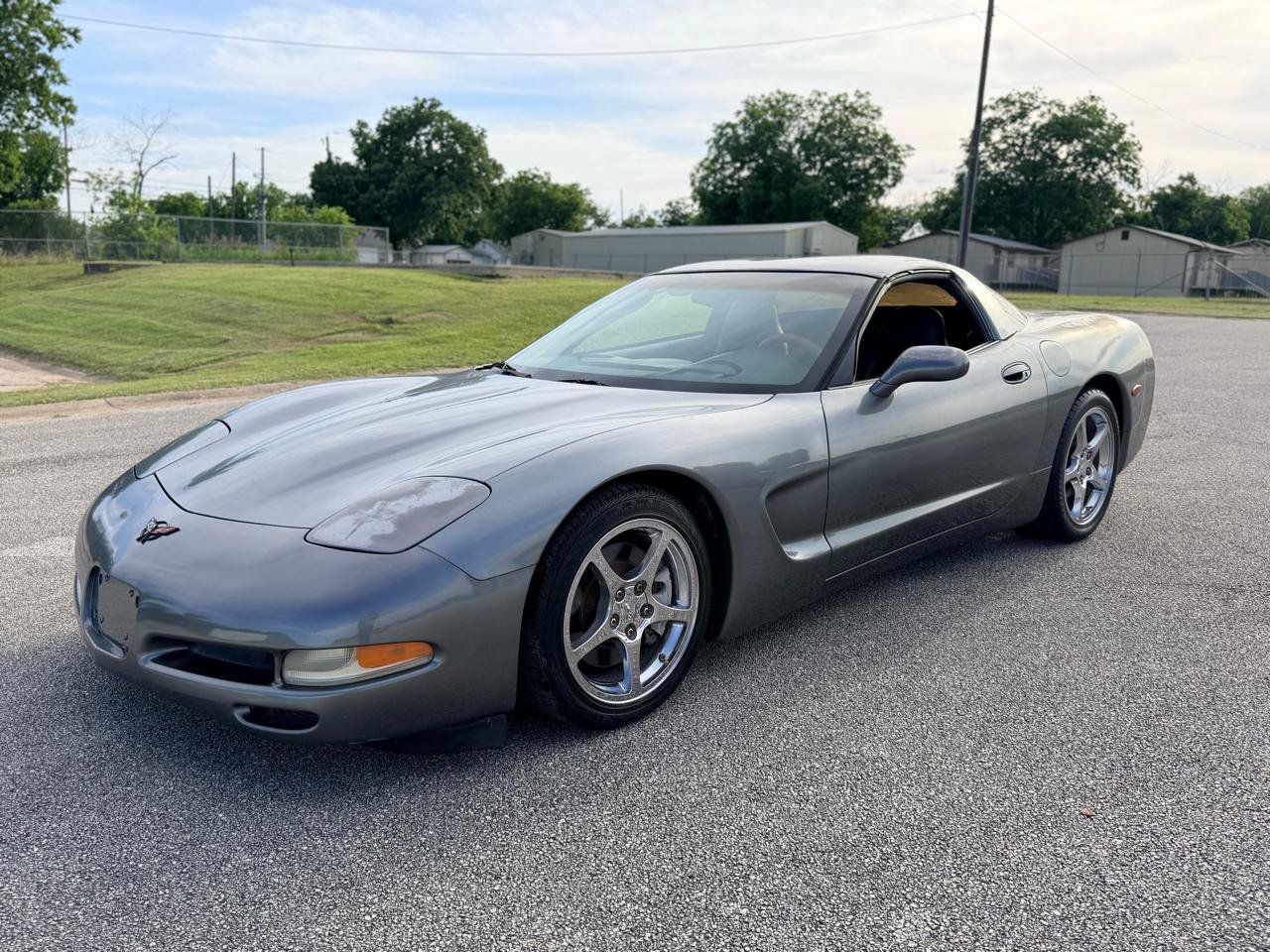 Used 2004 Chevrolet Corvette Coupe w/ Roof Package RWD image 7