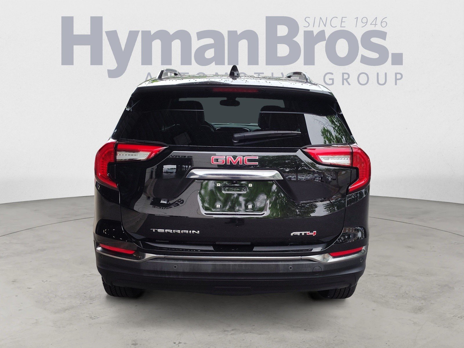 Used 2023 GMC Terrain AT4 w/ Tech Package AWD/4WD image 4