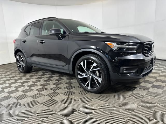 Used 2020 Volvo XC40 T5 R-Design w/ Protection Package Premier image 2