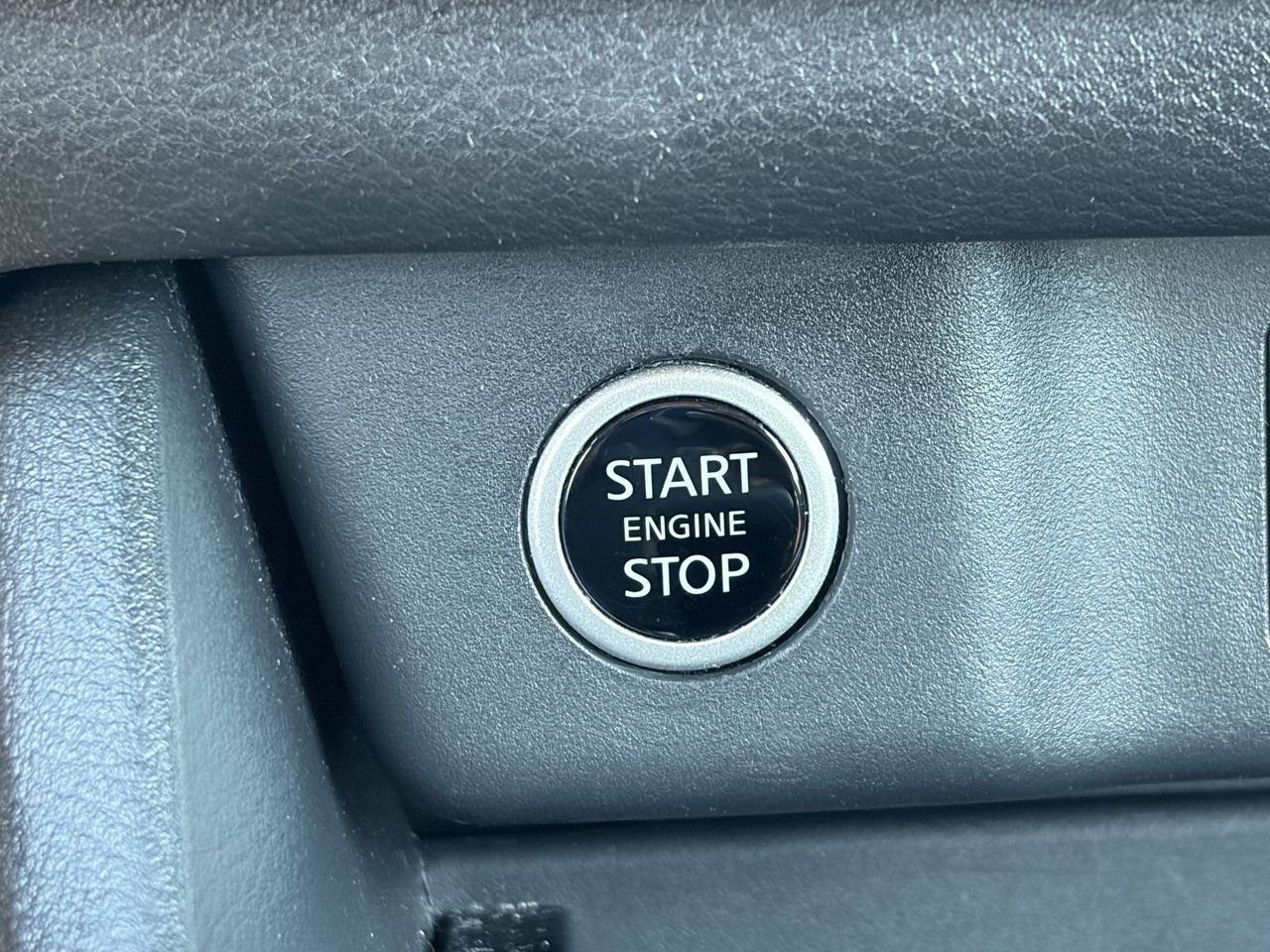 Certified 2023 Nissan Rogue SV image 16