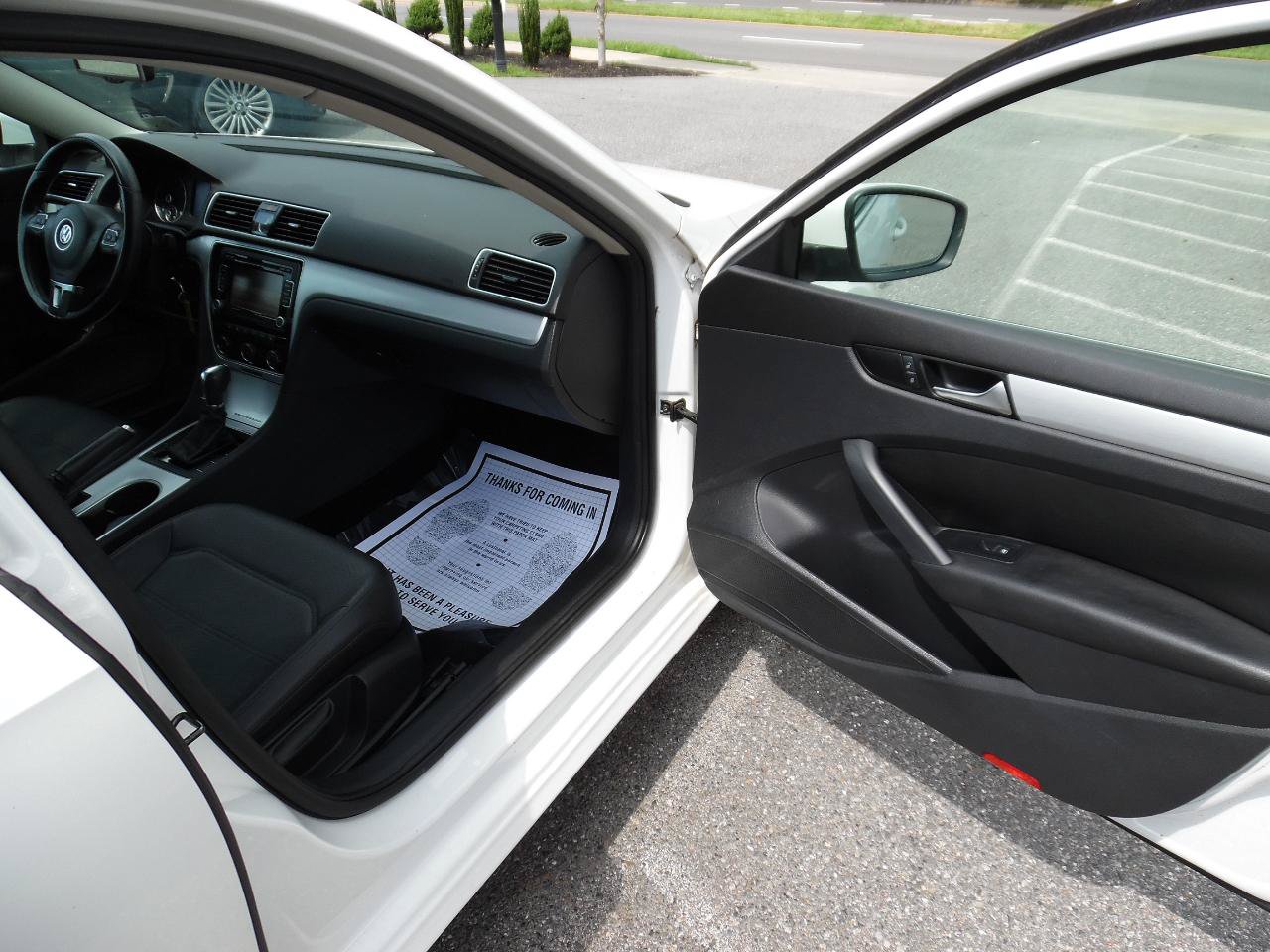 Used 2013 Volkswagen Passat 2.5 SE FWD image 21