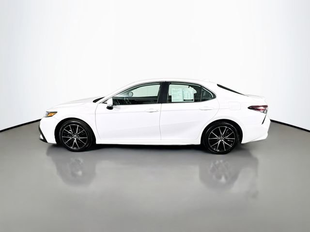 Certified 2023 Toyota Camry SE w/ Convenience Package image 5