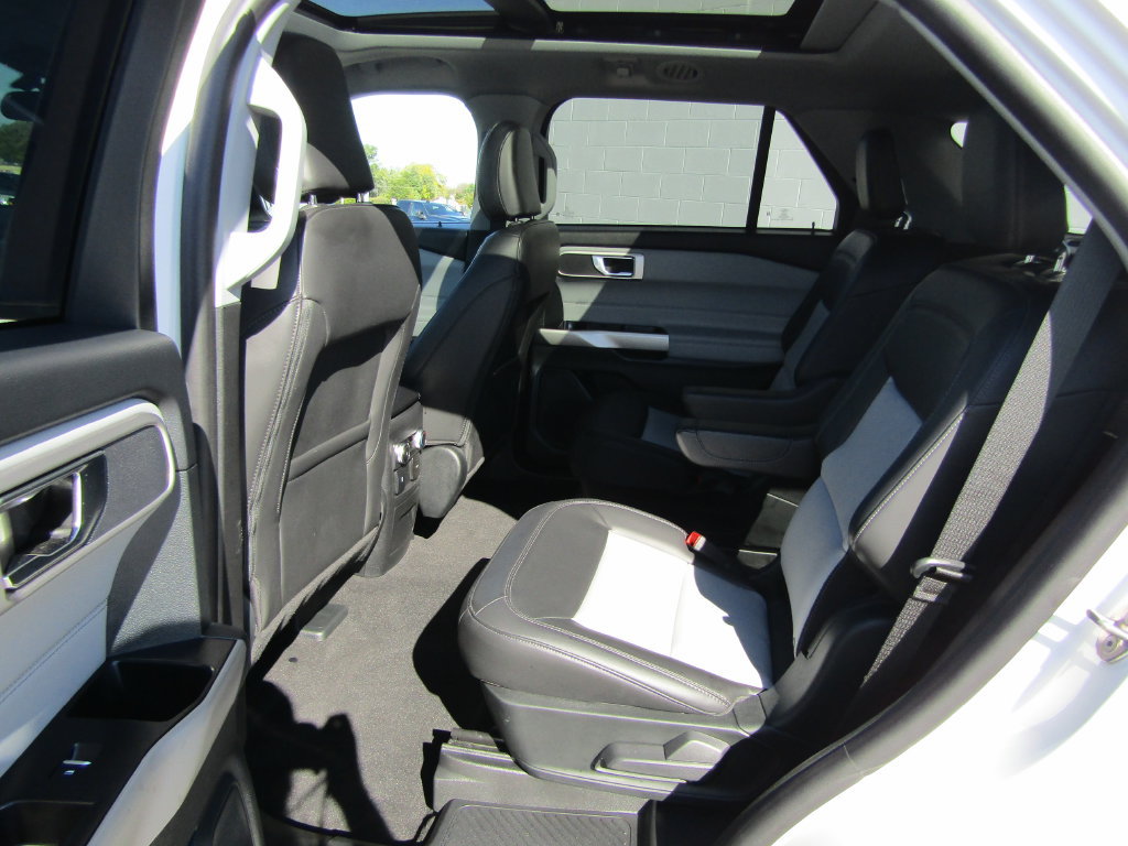 Certified 2024 Ford Explorer XLT w/ Equipment Group 202A AWD/4WD image 36