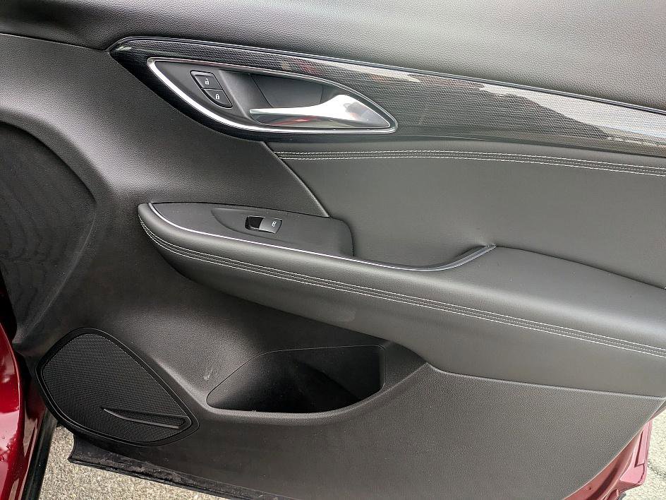 Used 2023 Buick Envision Essence image 34