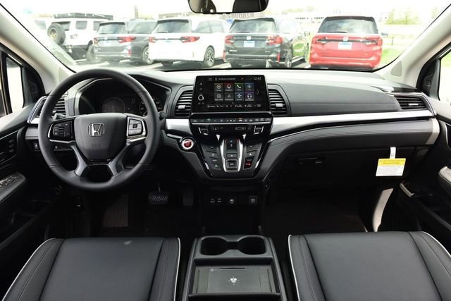New 2026 Honda Odyssey Touring image 7
