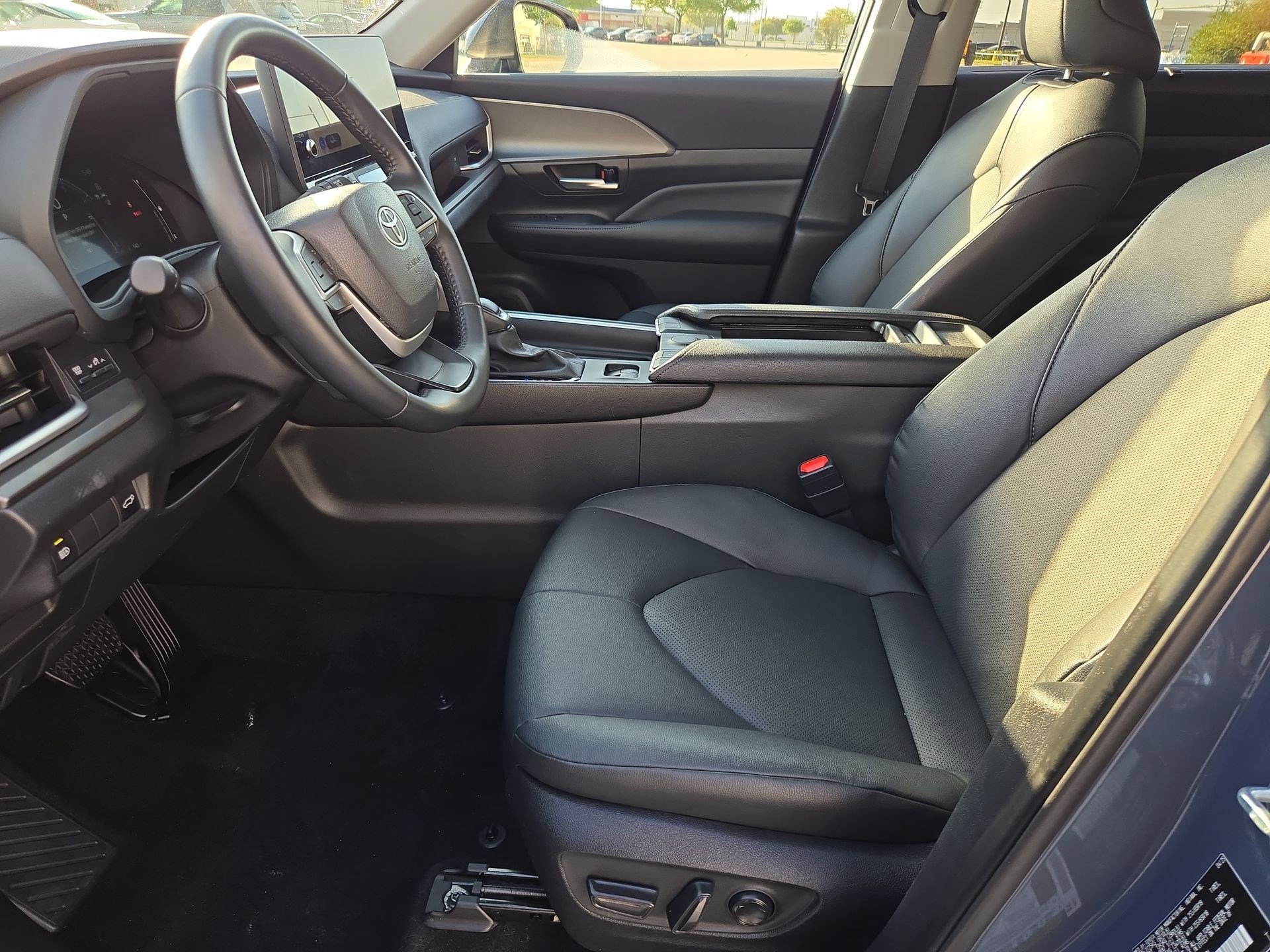 Used 2025 Toyota Grand Highlander FWD image 16