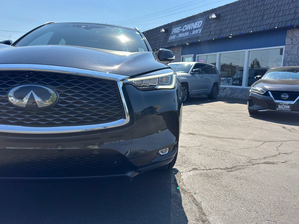 Used 2019 INFINITI QX50 Essential w/ Sensory Package AWD/4WD image 3