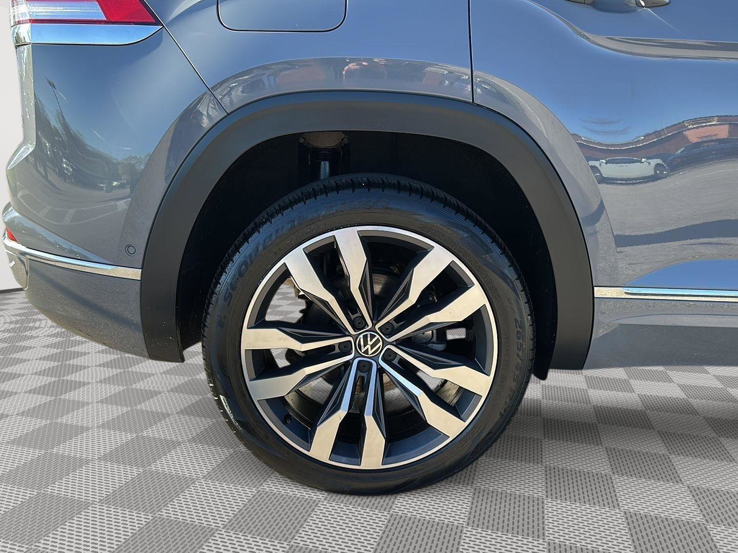 Used 2022 Volkswagen Atlas Cross Sport SEL Premium R-Line AWD/4WD image 11