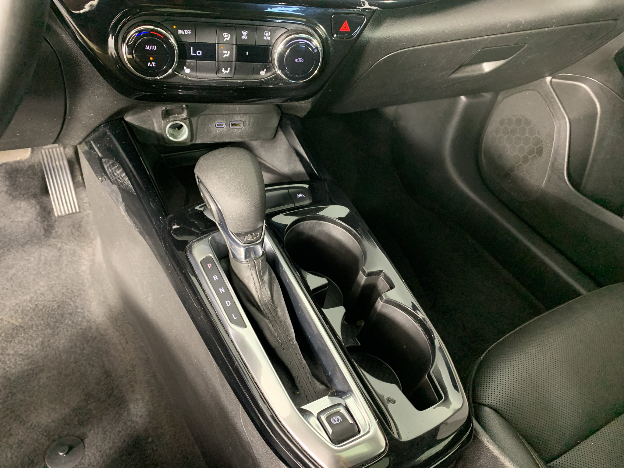 Used 2025 Chevrolet Trax ACTIV w/ Sunroof Package FWD image 24