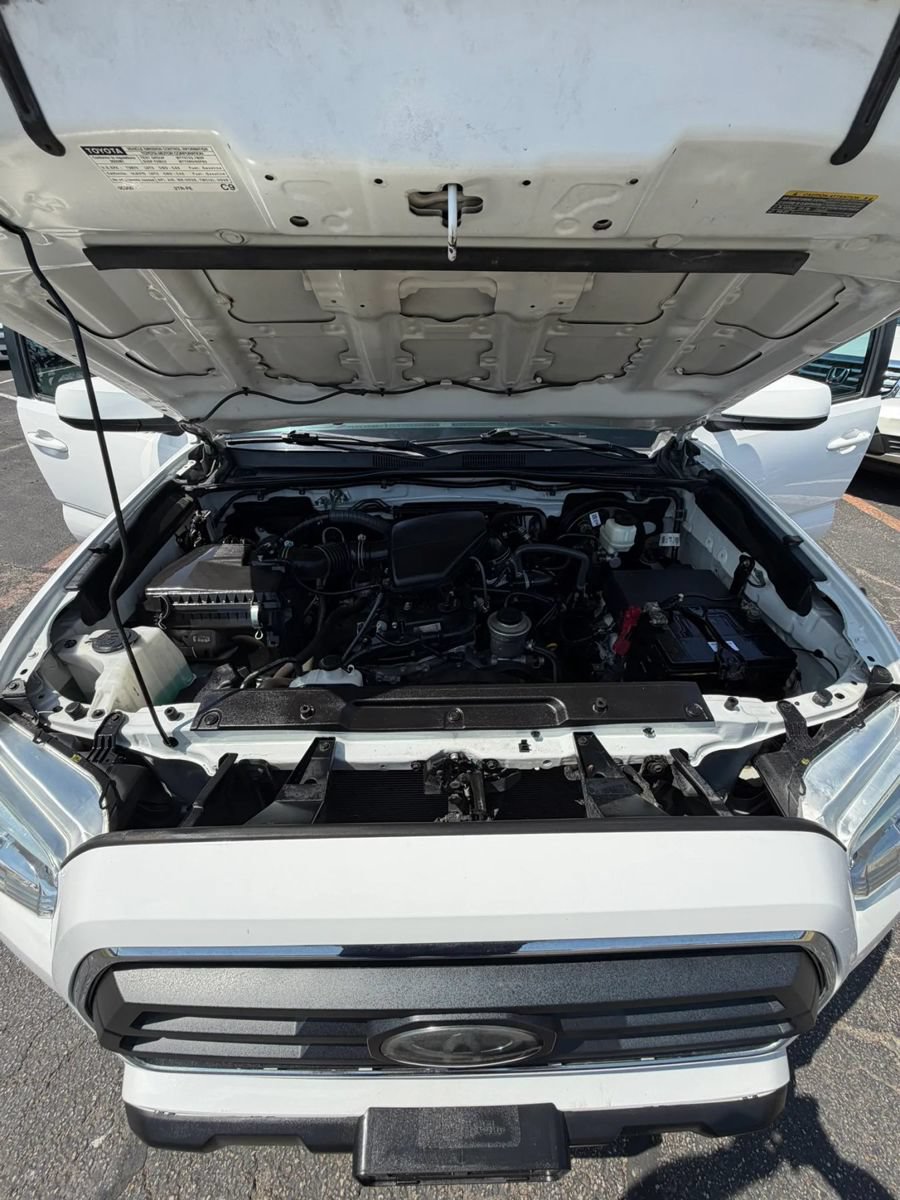 Used 2021 Toyota Tacoma SR5 w/ SR5 Appearance Package (SM) RWD image 24