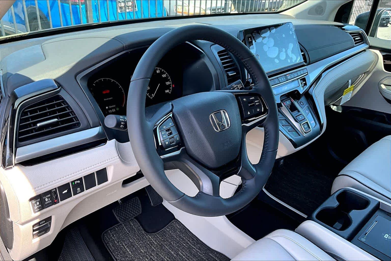 New 2026 Honda Odyssey Touring image 8