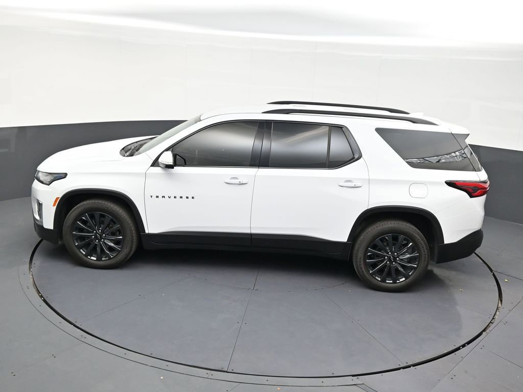 Used 2024 Chevrolet Traverse RS FWD image 13