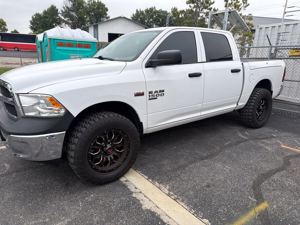 Used 2020 RAM 1500 4x4 Crew Cab Classic w/ Chrome Appearance Group image 2