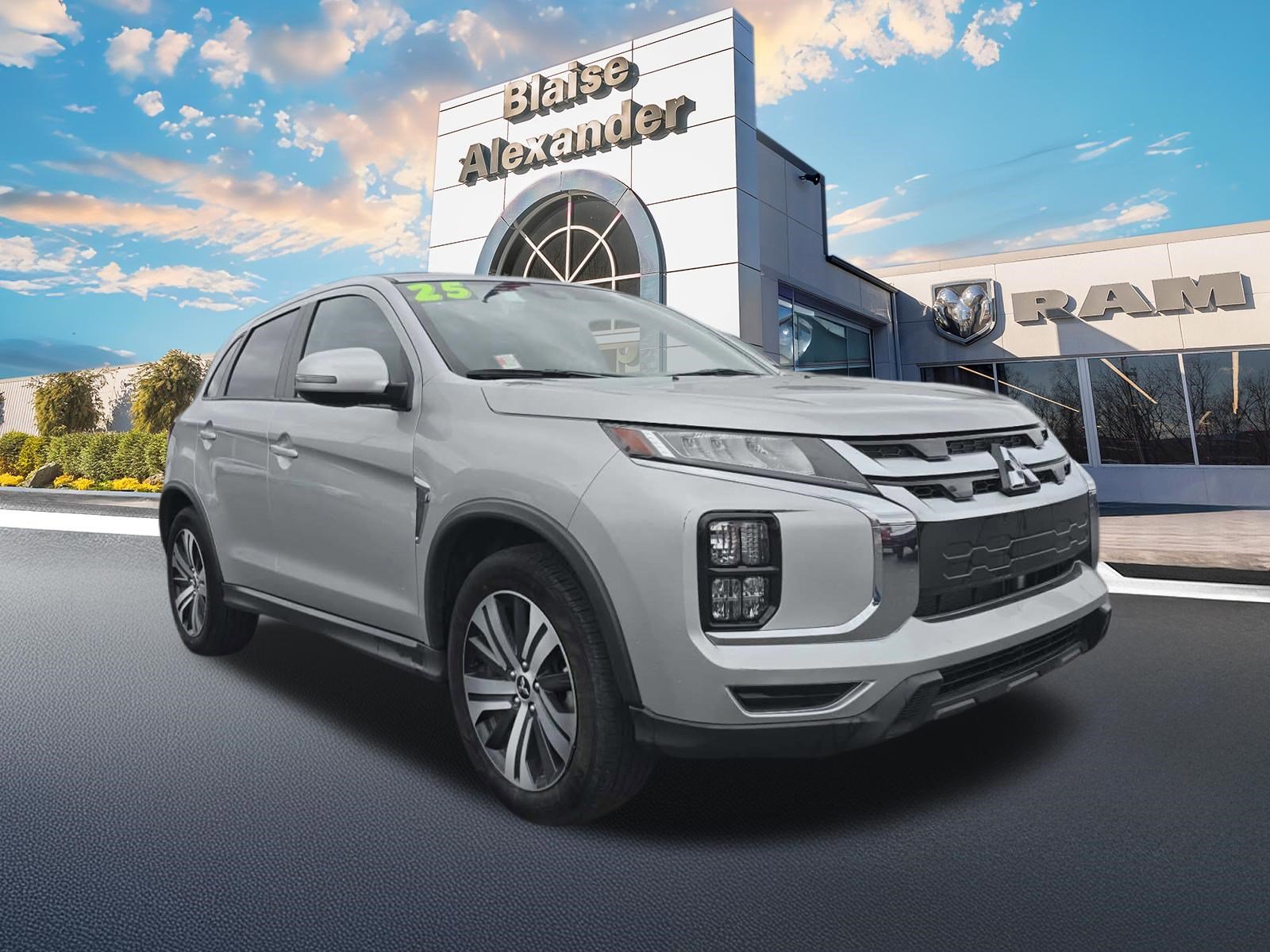 Used 2025 Mitsubishi Outlander Sport SE image 1