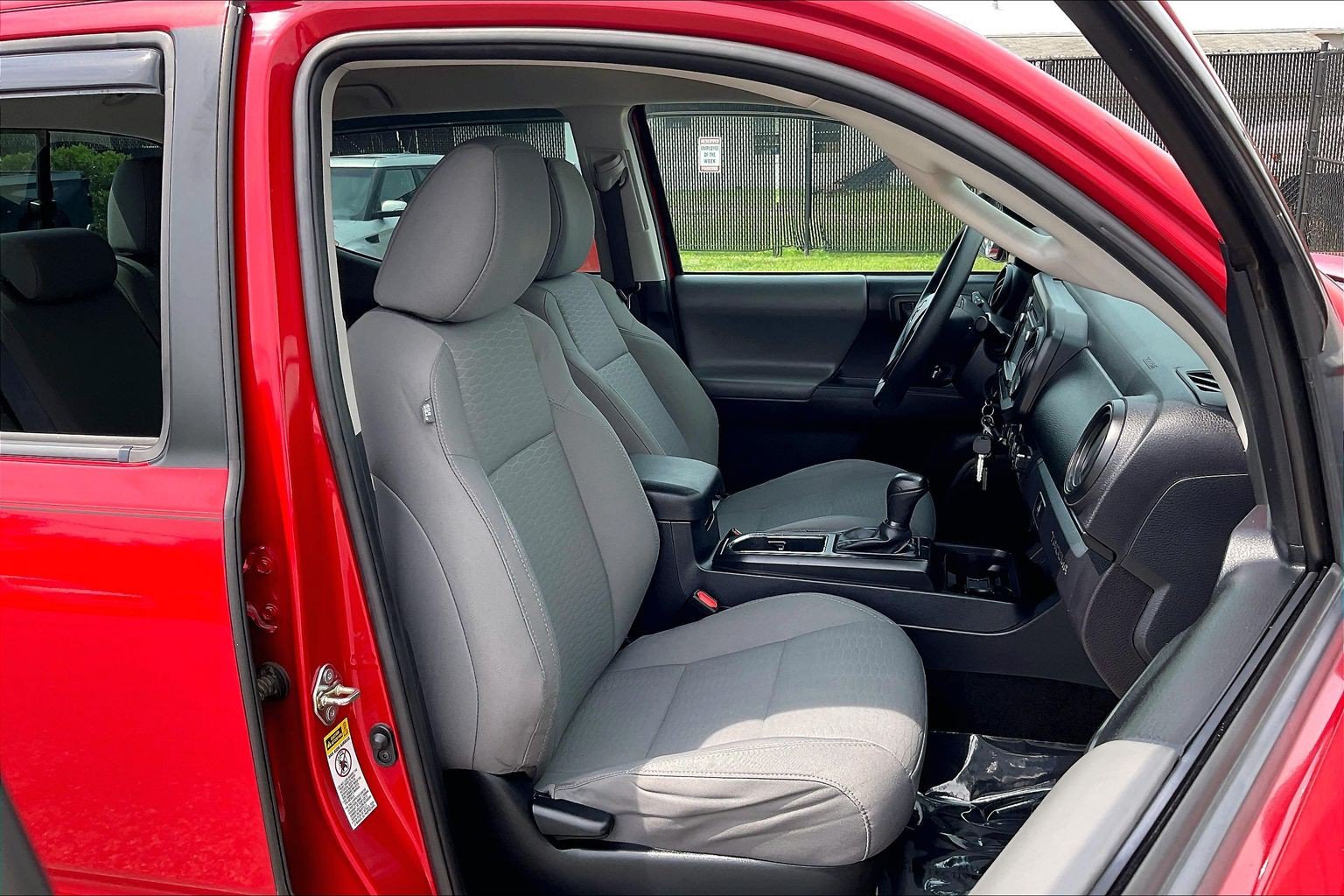 Used 2017 Toyota Tacoma SR w/ Tow Package AWD/4WD image 9