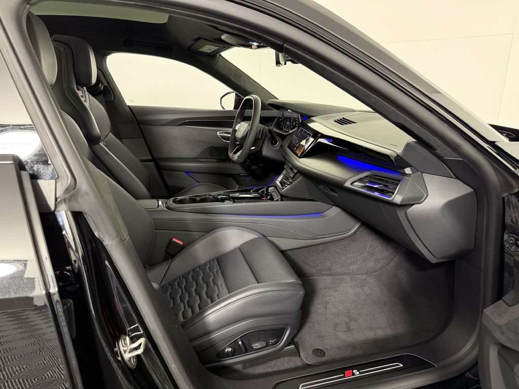Used 2025 Audi S e-tron GT Prestige w/ Prestige Package AWD/4WD image 22