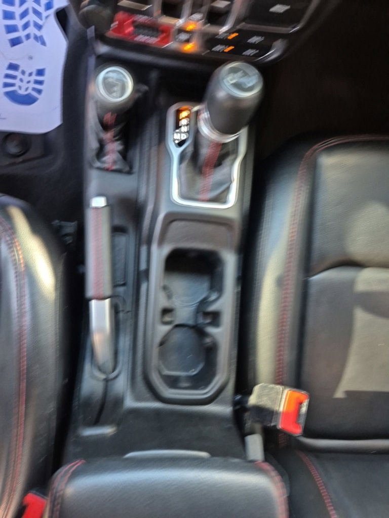 Used 2018 Jeep Wrangler Unlimited Rubicon image 35