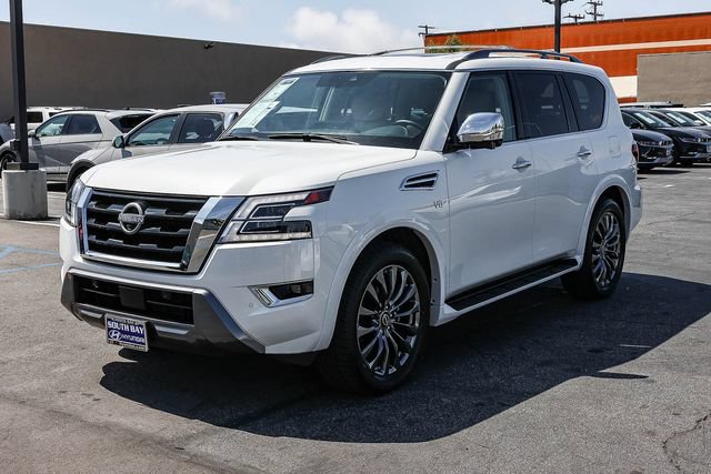 Used 2022 Nissan Armada Platinum w/ Captain's Chairs Package AWD/4WD image 3