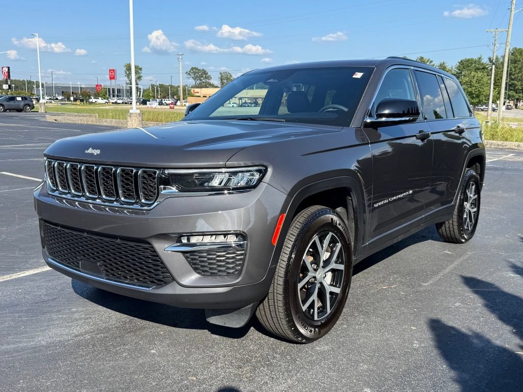Used 2025 Jeep Grand Cherokee Limited RWD image 6