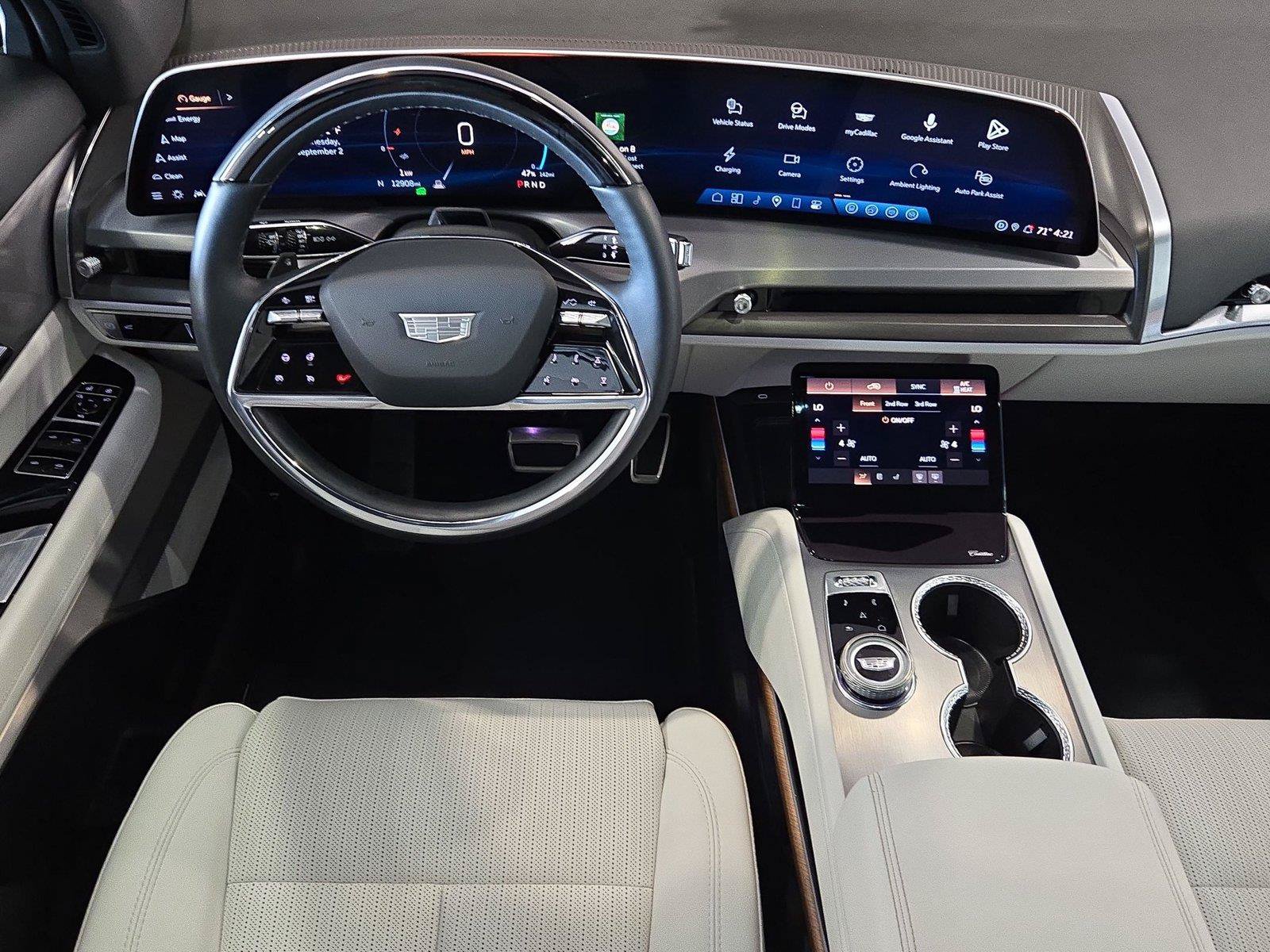 Certified 2026 Cadillac Vistiq Luxury AWD/4WD image 14