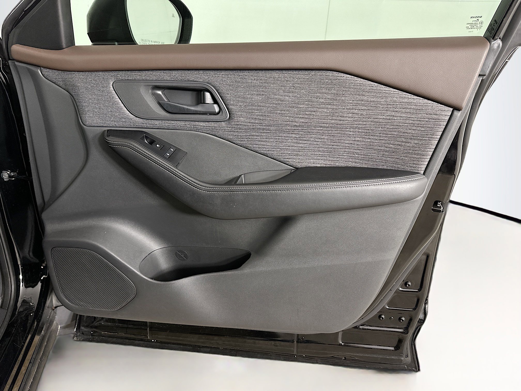 Used 2021 Nissan Rogue S FWD image 30