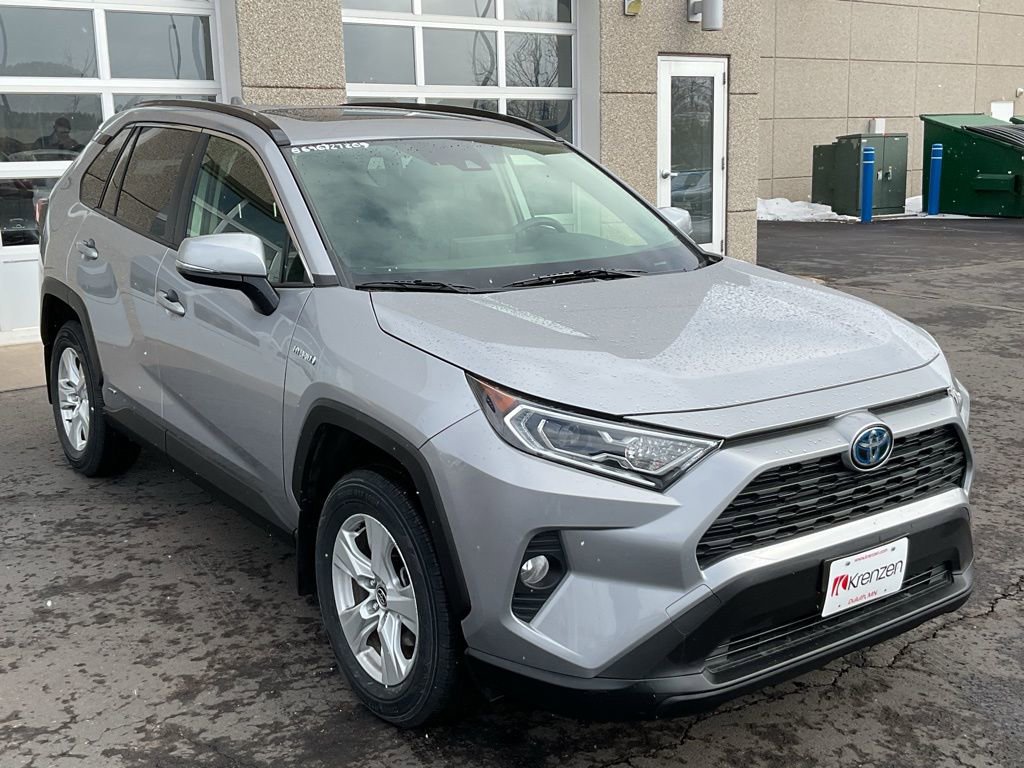 Used 2020 Toyota RAV4 XLE w/ Convenience Package image 3