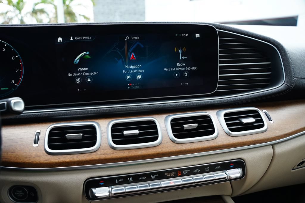 Used 2023 Mercedes-Benz GLS 450 4MATIC image 28