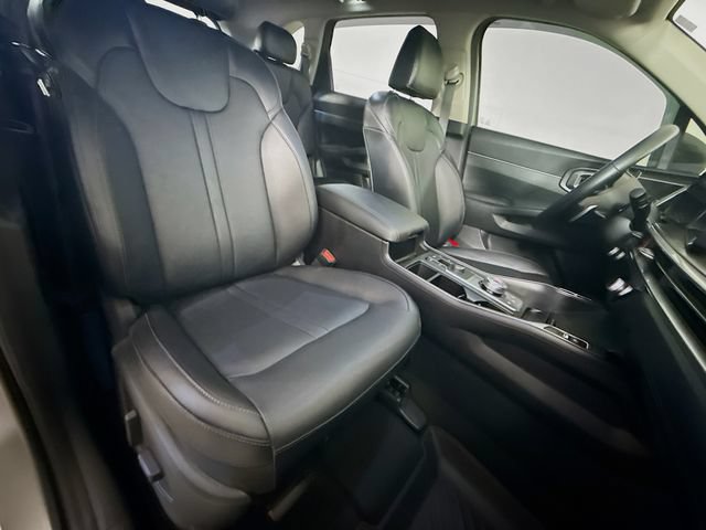 Used 2025 Kia Sorento EX w/ EX Panoramic Sunroof Package AWD/4WD image 34