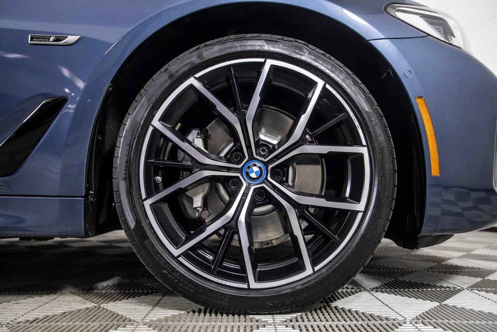 Used 2023 BMW 530e w/ M Sport Package RWD image 38
