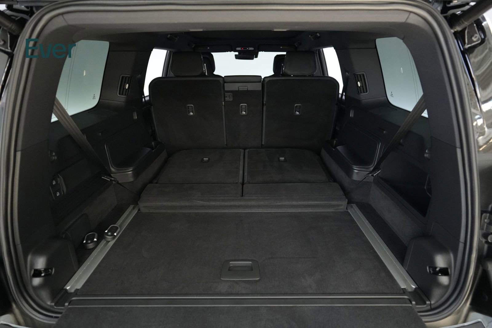 Used 2025 Rivian R1S Adventure image 8