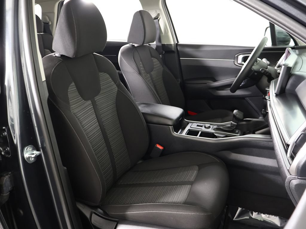 Certified 2024 Kia Sorento LX FWD image 28