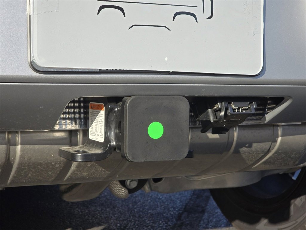 New 2025 Land Rover Defender 110 S image 19