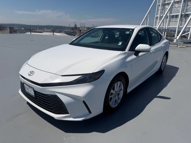 Used 2025 Toyota Camry LE FWD image 7