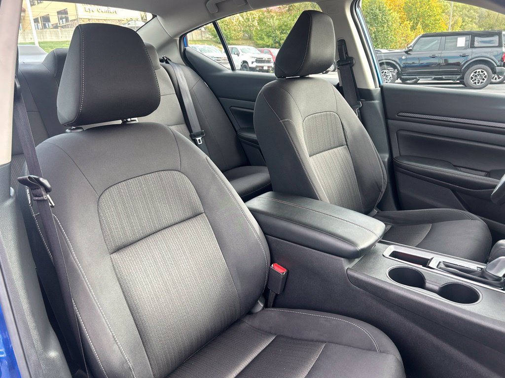 Used 2025 Nissan Altima 2.5 SV FWD image 39