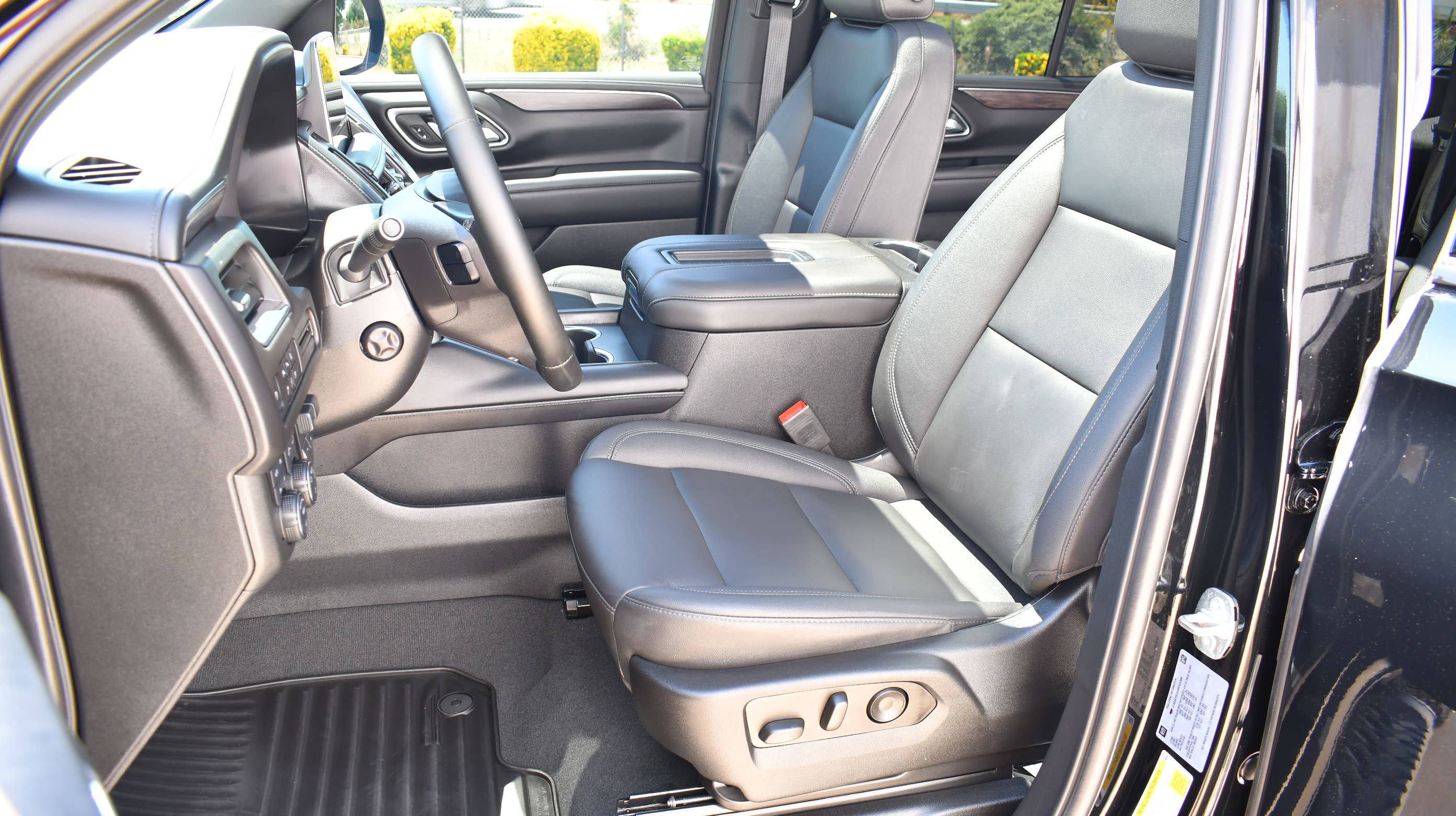 Used 2024 Chevrolet Tahoe Z71 w/ Z71 Off-Road Package AWD/4WD image 24