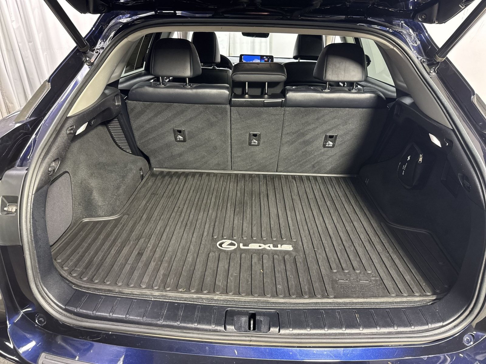 Used 2020 Lexus RX 450h AWD w/ Premium Package image 38