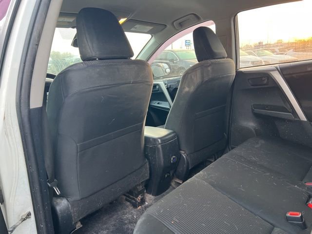 Used 2018 Toyota RAV4 LE image 12