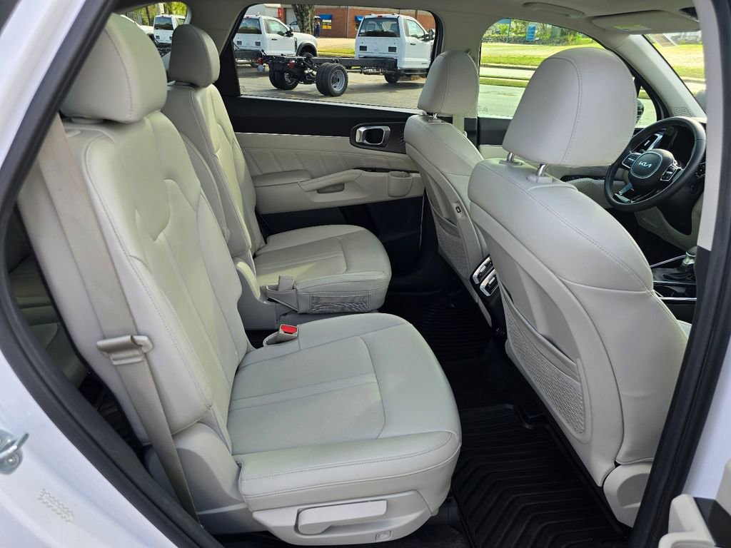 Used 2023 Kia Sorento SX image 12