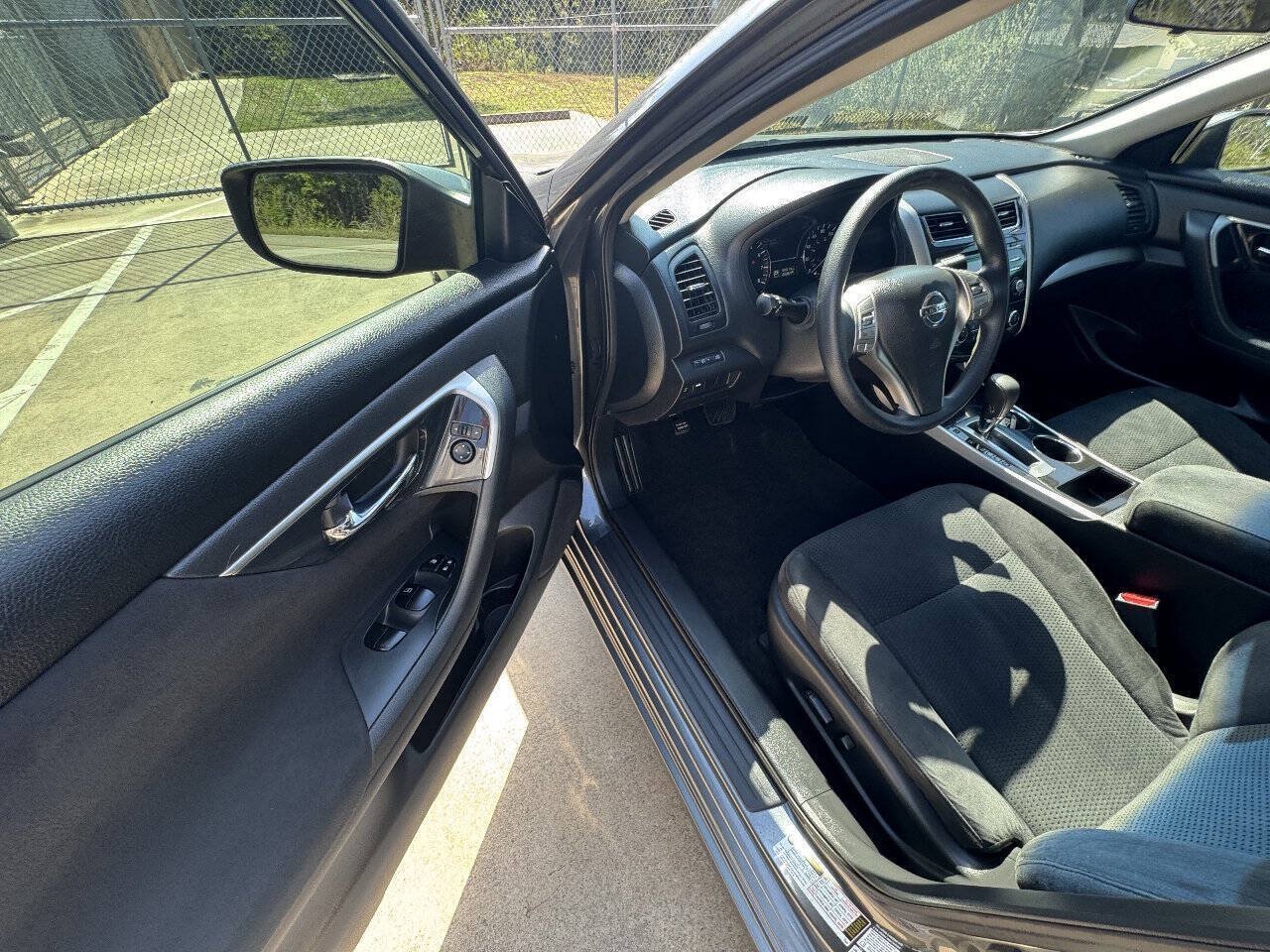 Used 2014 Nissan Altima 2.5 S w/ Display Audio Package FWD image 32