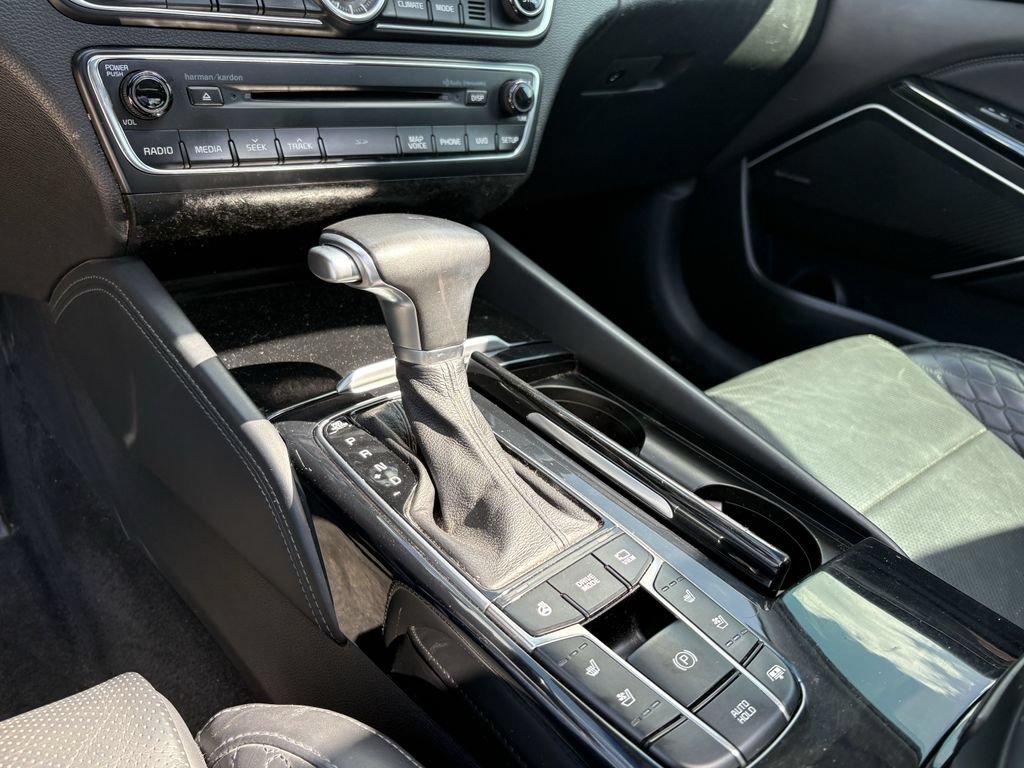 Used 2018 Kia Cadenza Limited FWD image 22