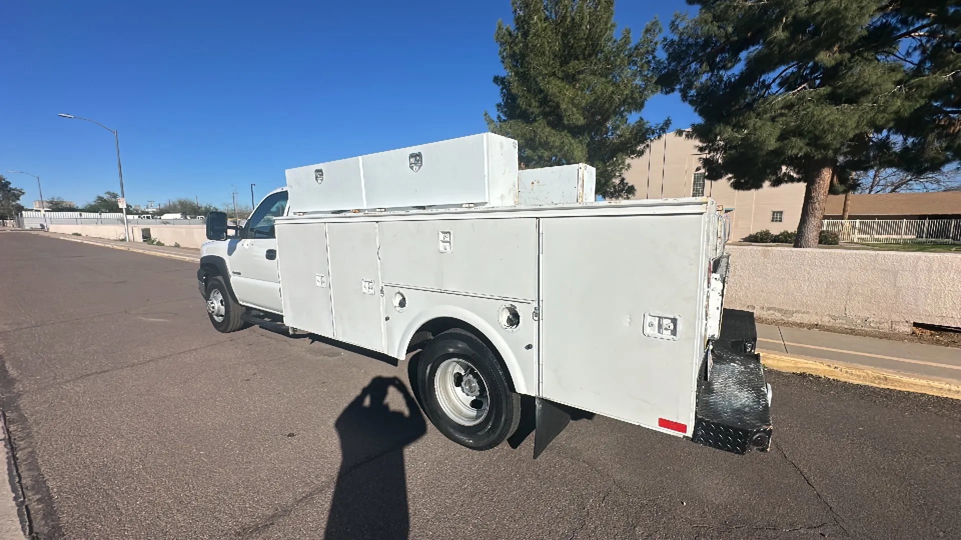 Used 2005 Chevrolet Silverado 3500 2WD Regular Cab image 2