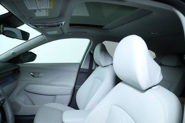 Used 2024 Hyundai Kona Limited image 18