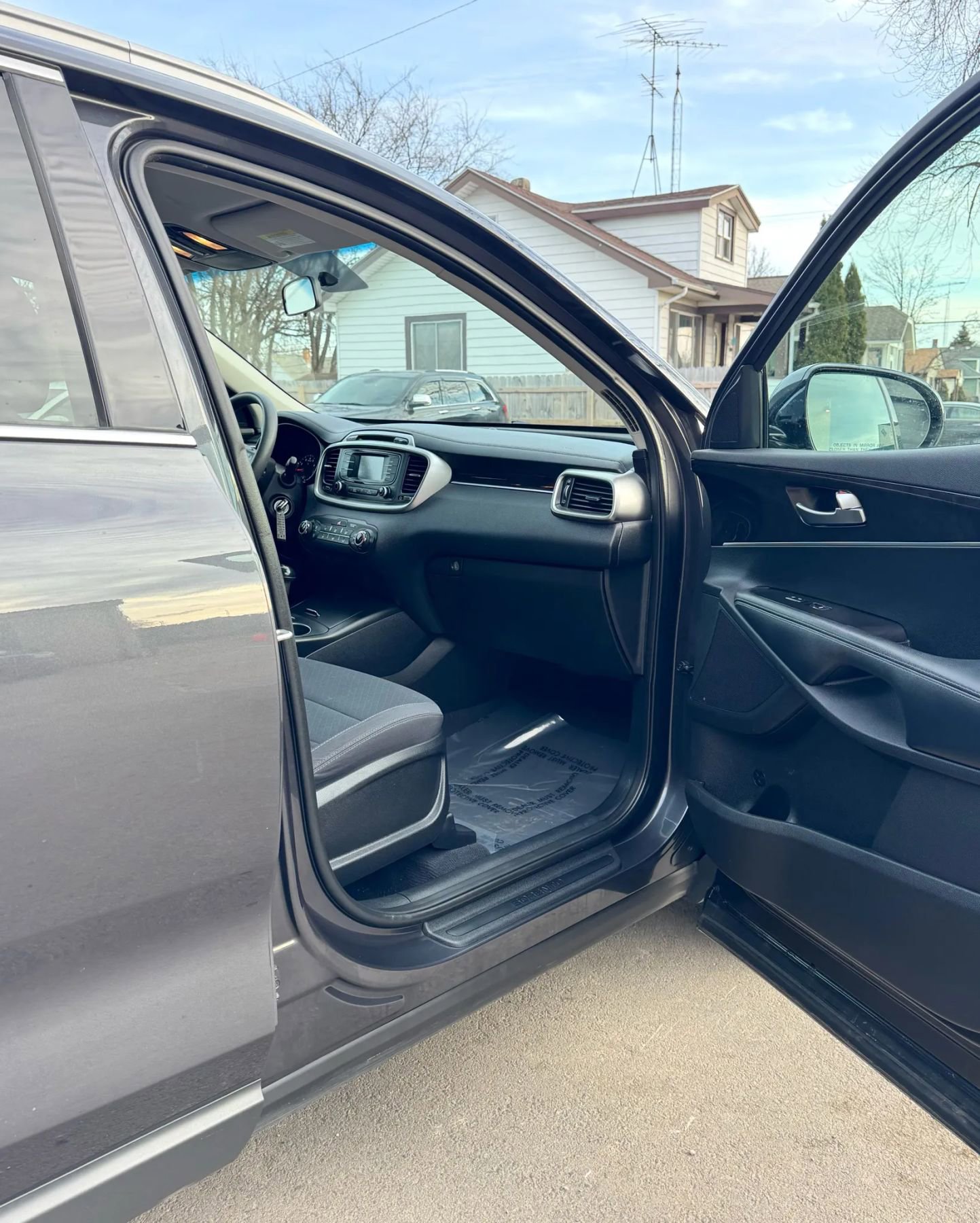 Used 2017 Kia Sorento LX image 16