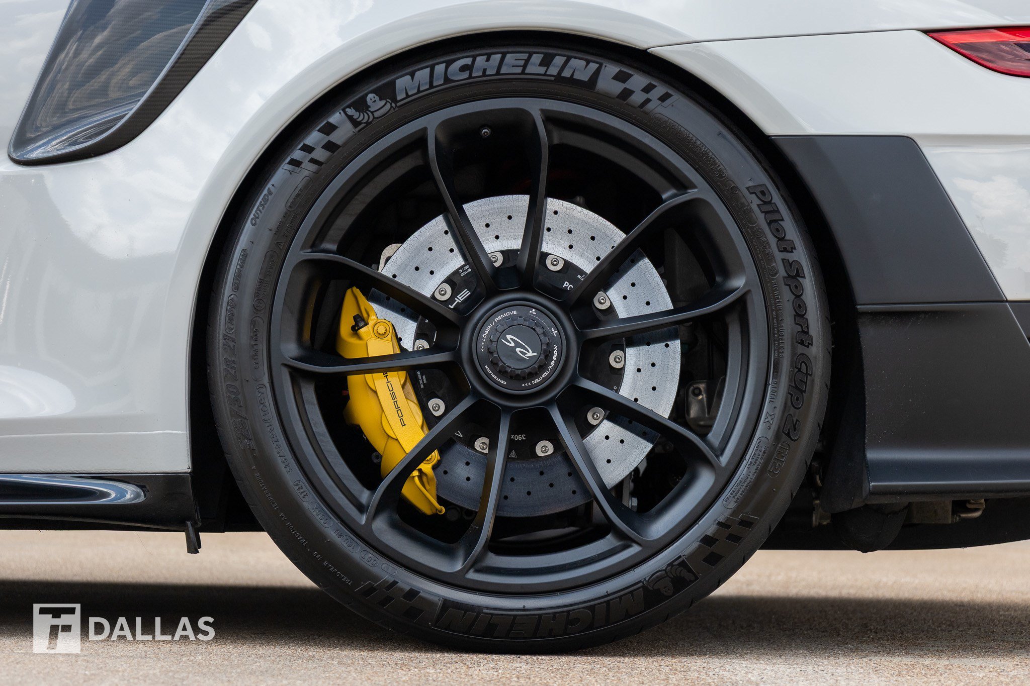 Used 2018 Porsche 911 GT2 RS RWD image 9