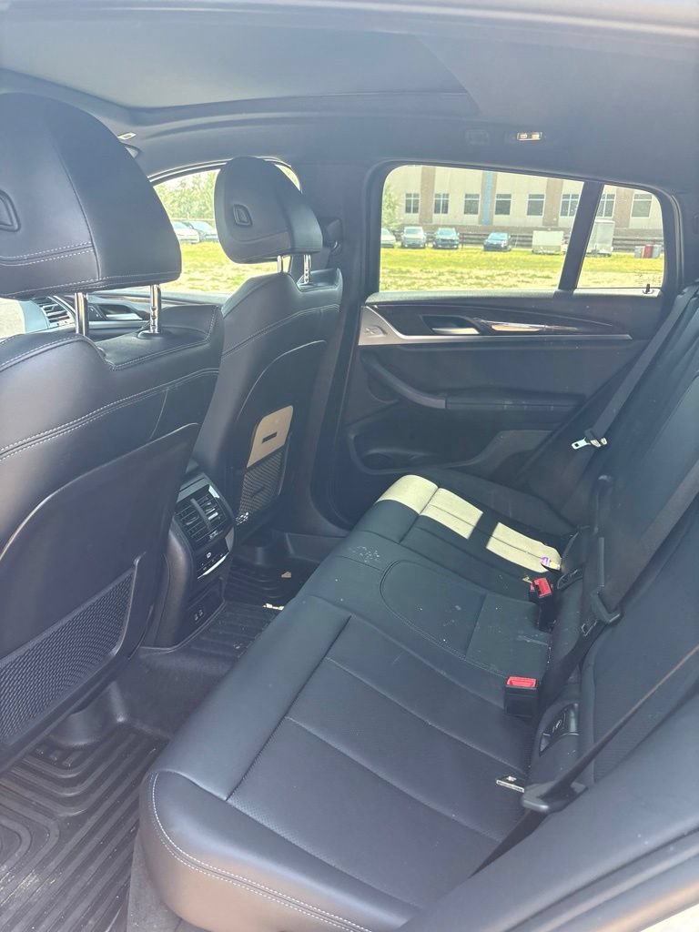 Used 2024 BMW X4 xDrive30i w/ Parking Assistance Package AWD/4WD image 10